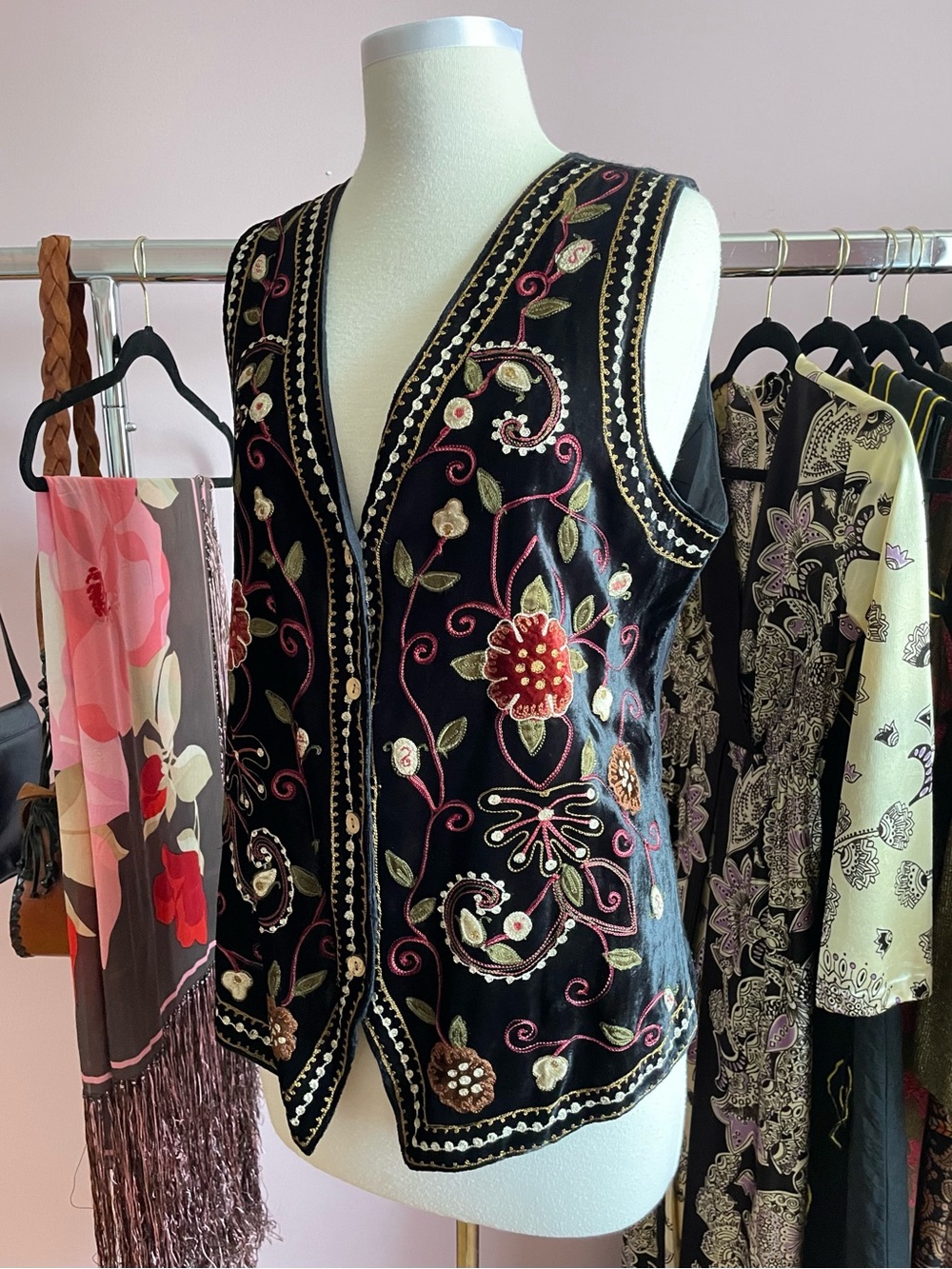 Vintage 90s René Derhy Black Velvet Floral Embroidered Boho Sleeveless Vest - Picture 3 of 10